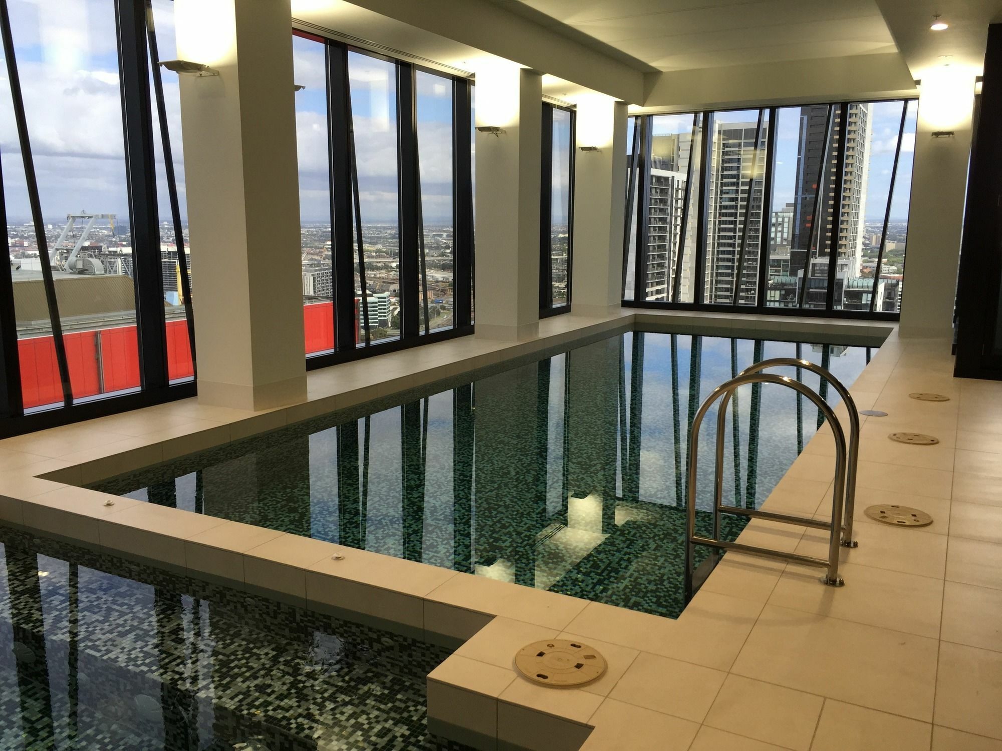 Melbourne Skyhigh Apartments Exterior photo